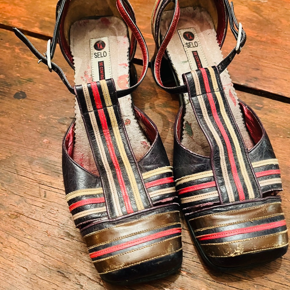 Selo de Controle pumps brown cream red 10.5